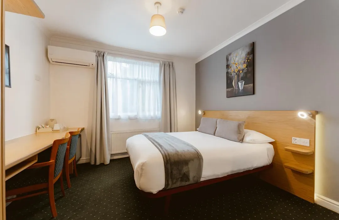 Star Hotel-1