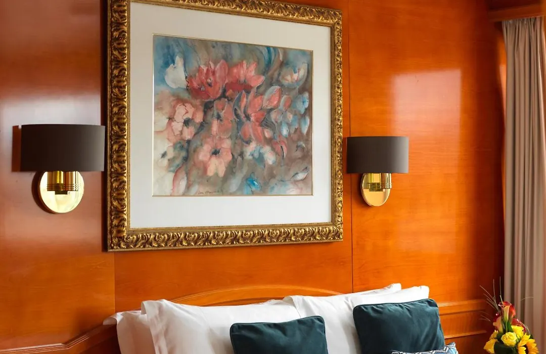 Sunborn London Yacht Hotel-1