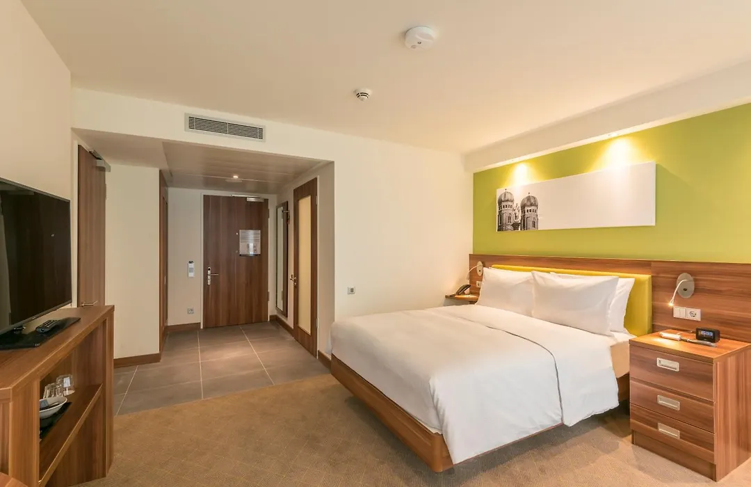 Hampton By Hilton Hamburg City Centre-1