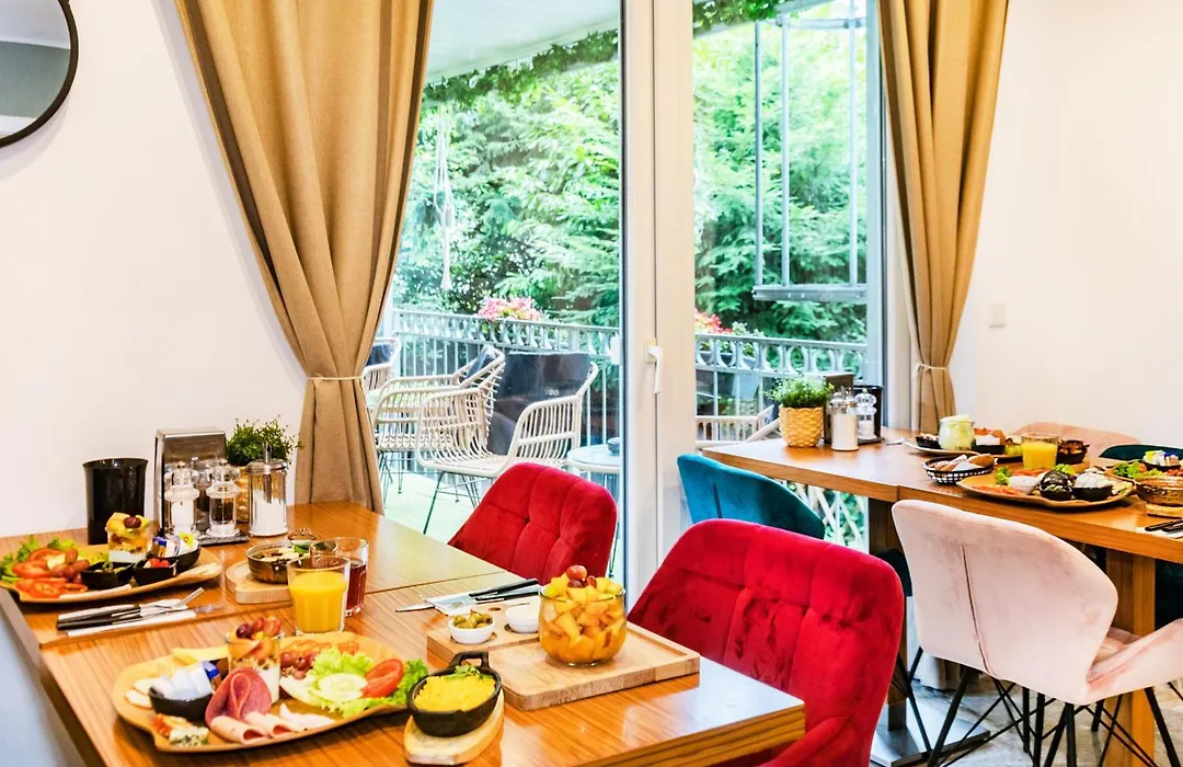 Hotel Fuerst Garden-1