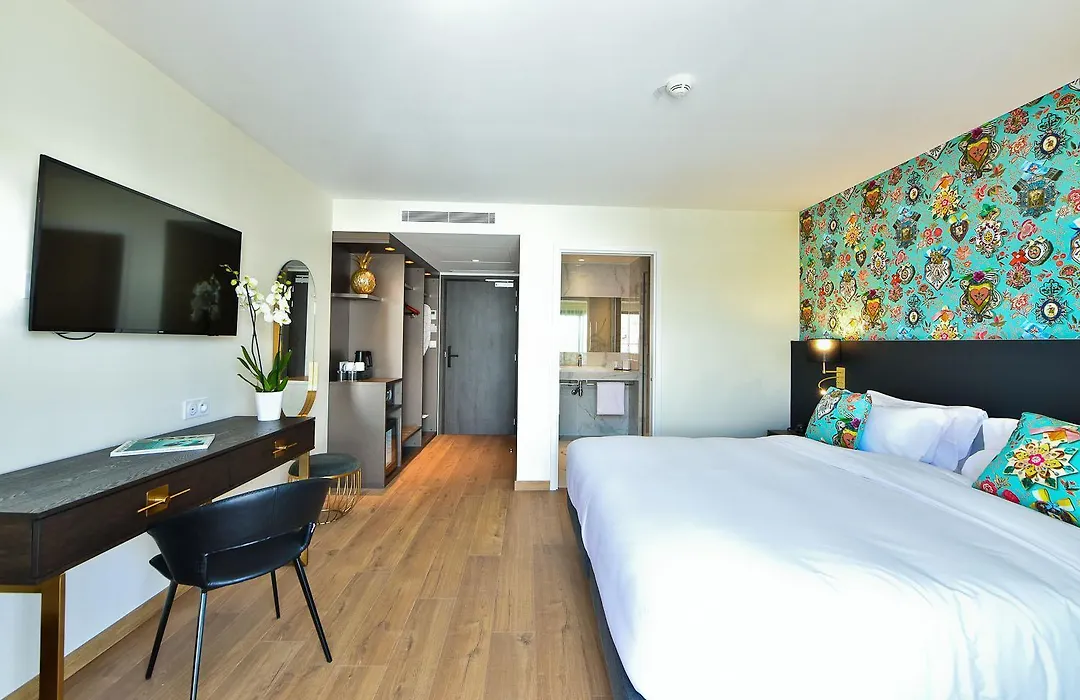 Hotel La Villa Port D'Antibes & Spa-1