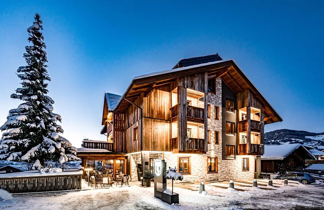 Almmonte Sensum Suites - Funky Living Hotel-1