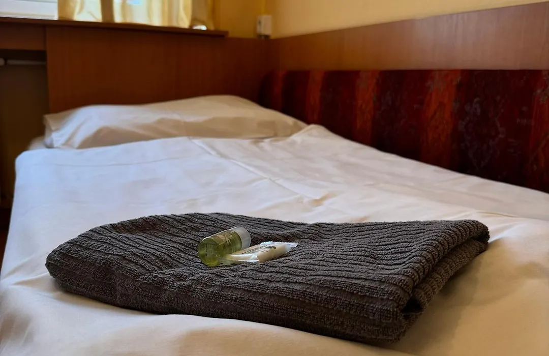 Hotel Avion-1