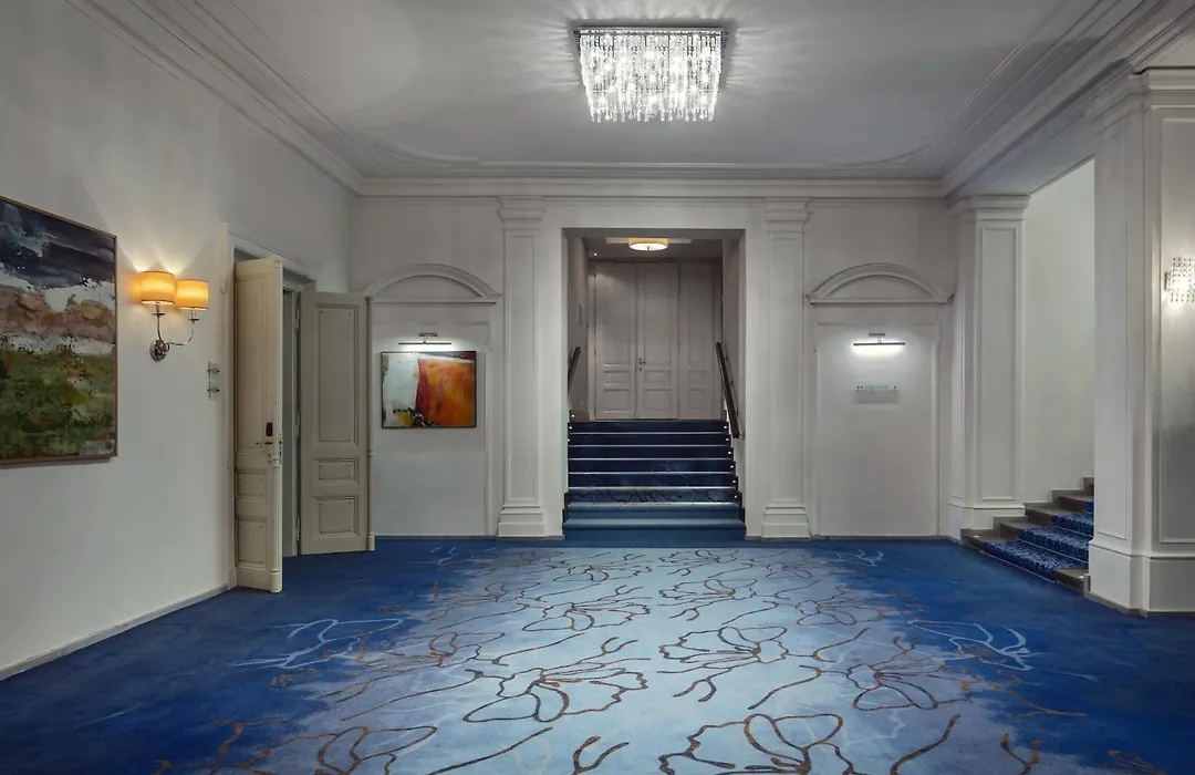 Hotel Kings Court-1