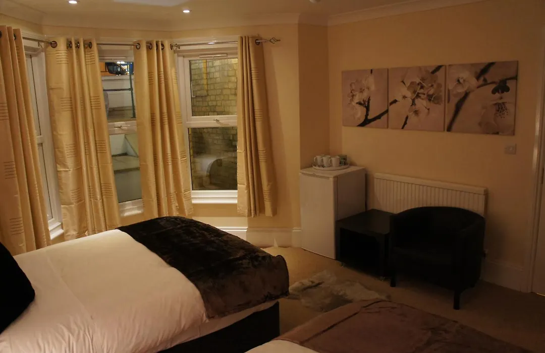 Sapphire Hotel London-1