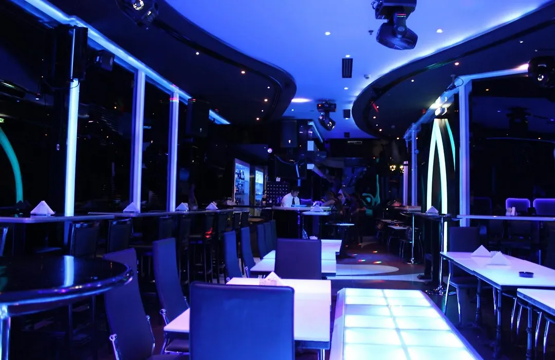Broadway Hotel-1