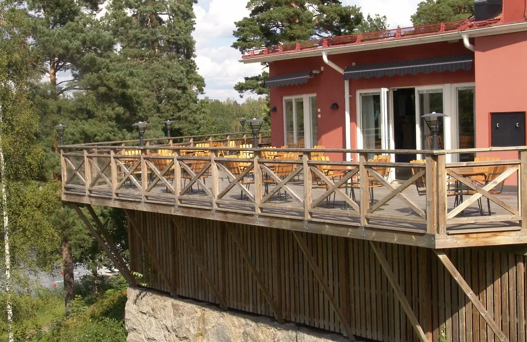 Stiftsgården Vårdnäs Hotell-1