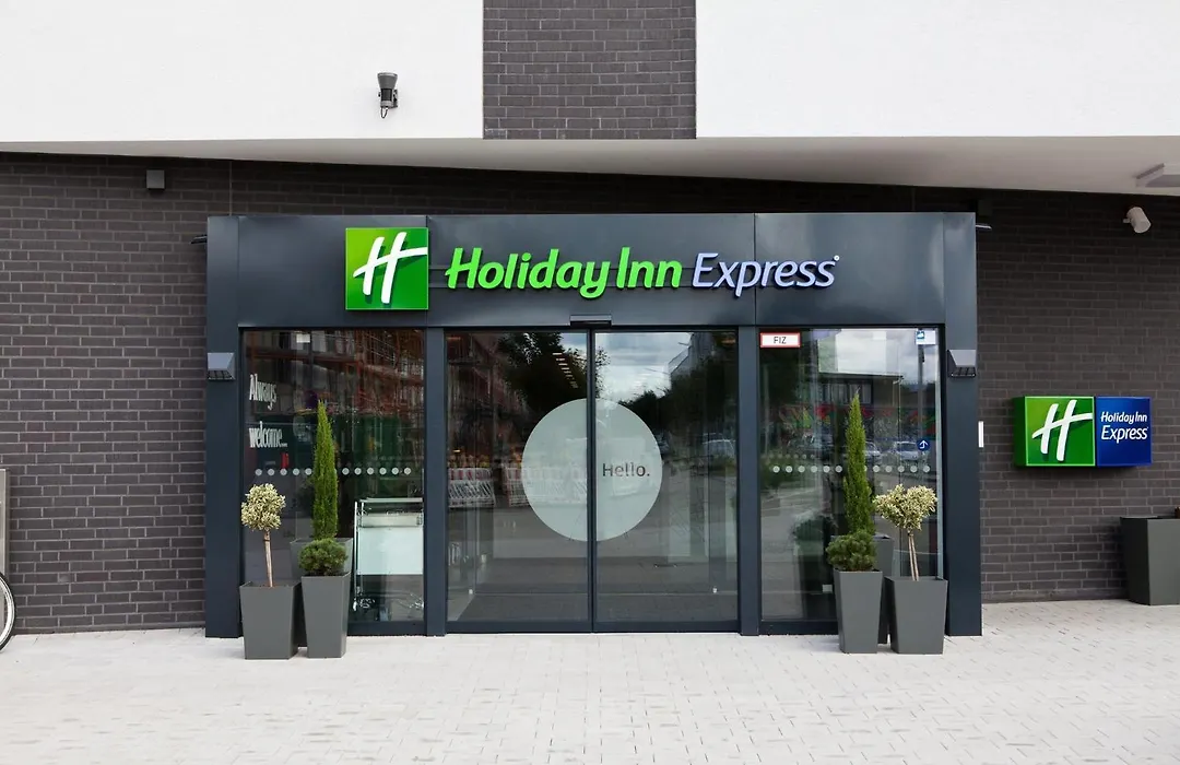 Holiday Inn Express - Duesseldorf Airport-1