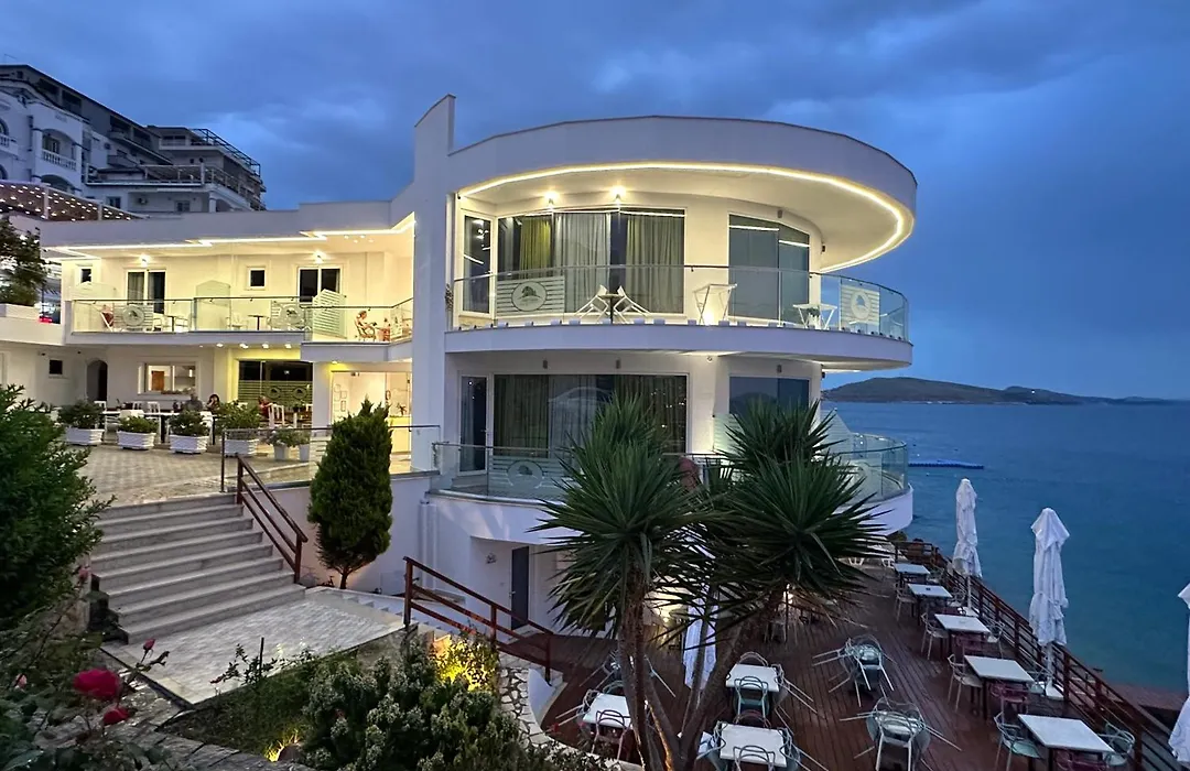 Hotel Delfini-1