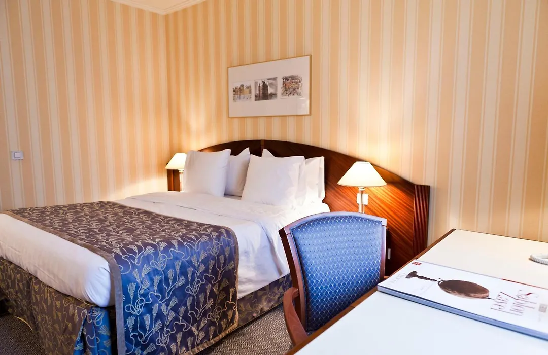 Hotel Le Chatelain-1