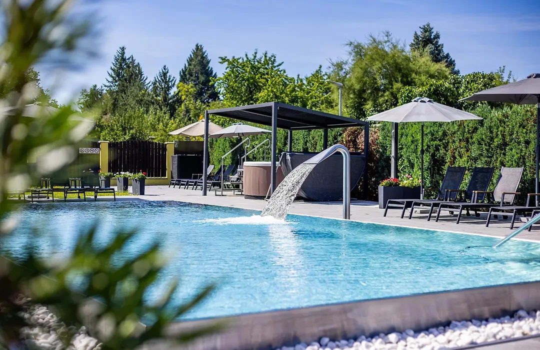 Hotel Aura Design & Garden Pool-1