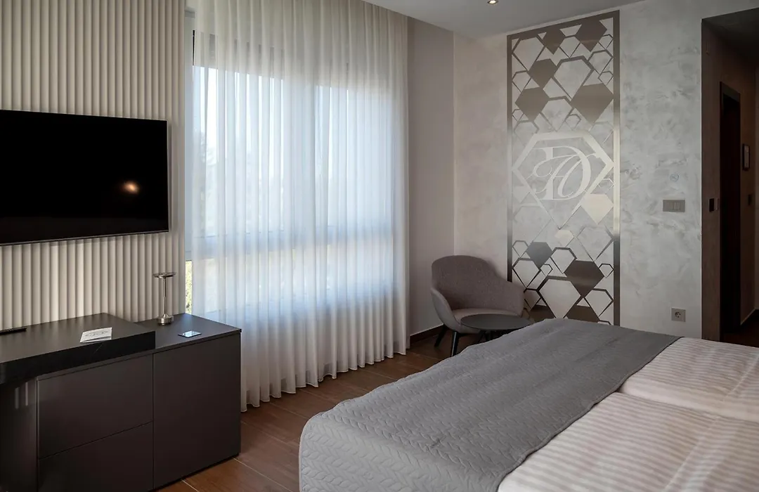 Diamond Hotel-1