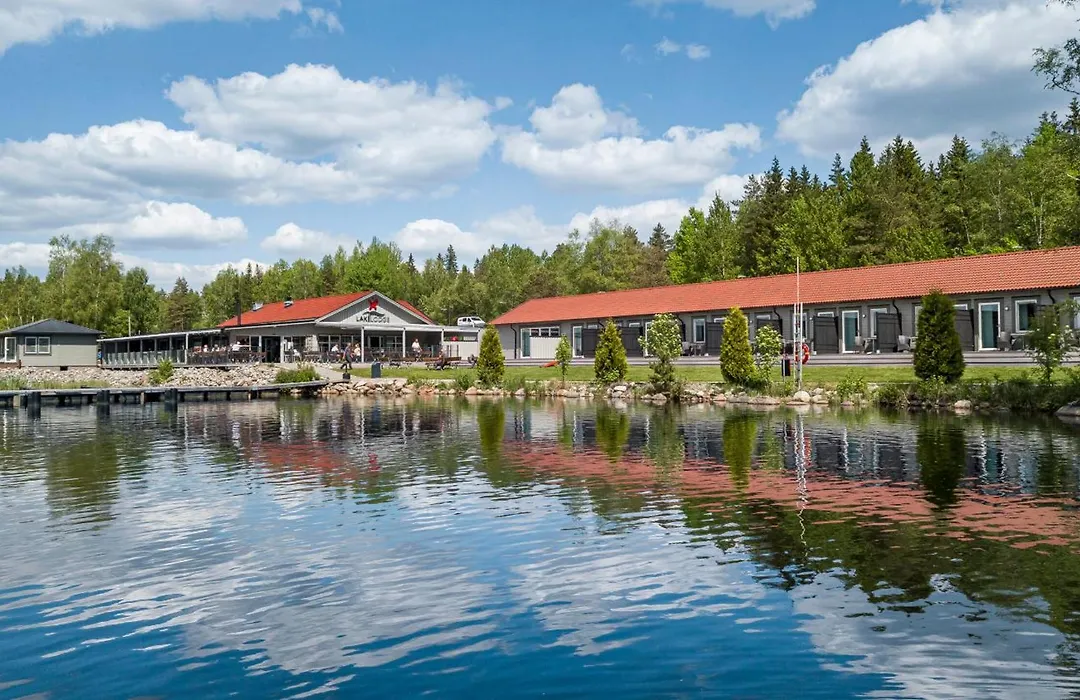 Lakelodge-1