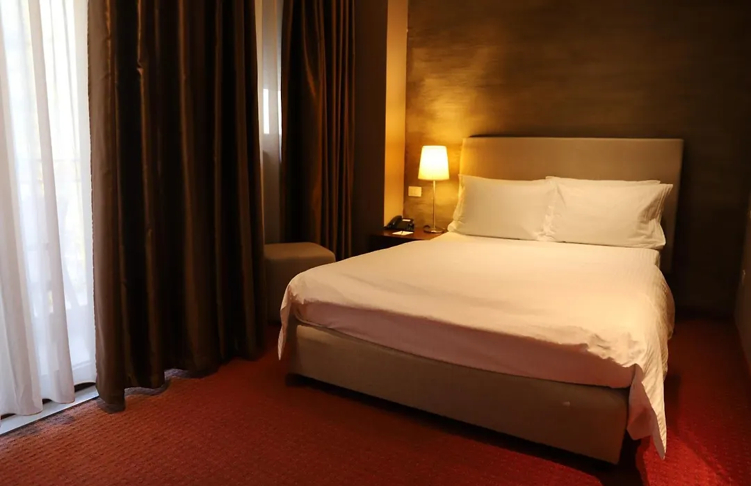 Mondial Hotel-1