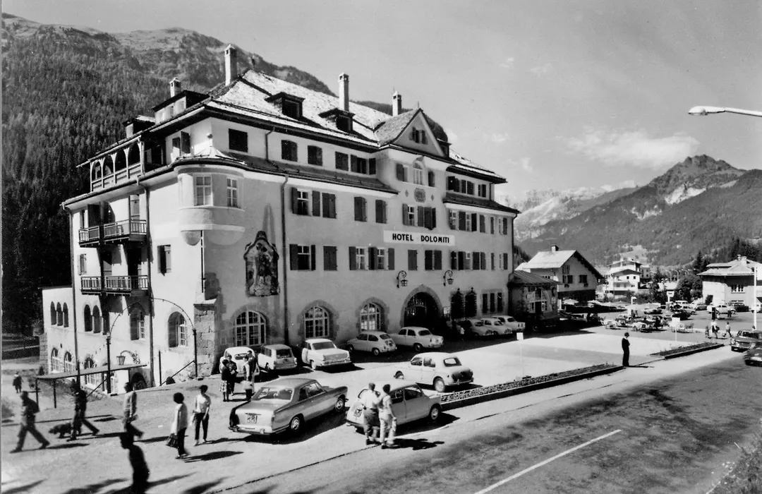 Hotel Dolomiti Schloss-1
