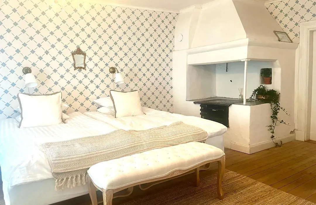 Lövstabruks Värdshus och Brukshotellet Änkehuset-1