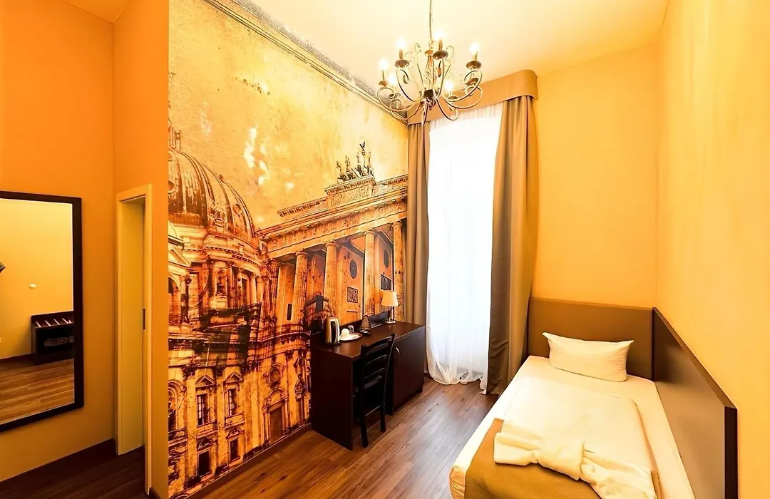 Upper Room Hotel Kurfürstendamm-1