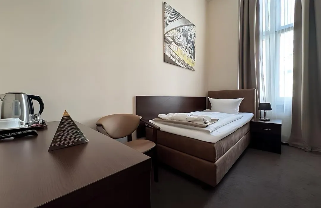 Upper Room Hotel Kurfuerstendamm-1
