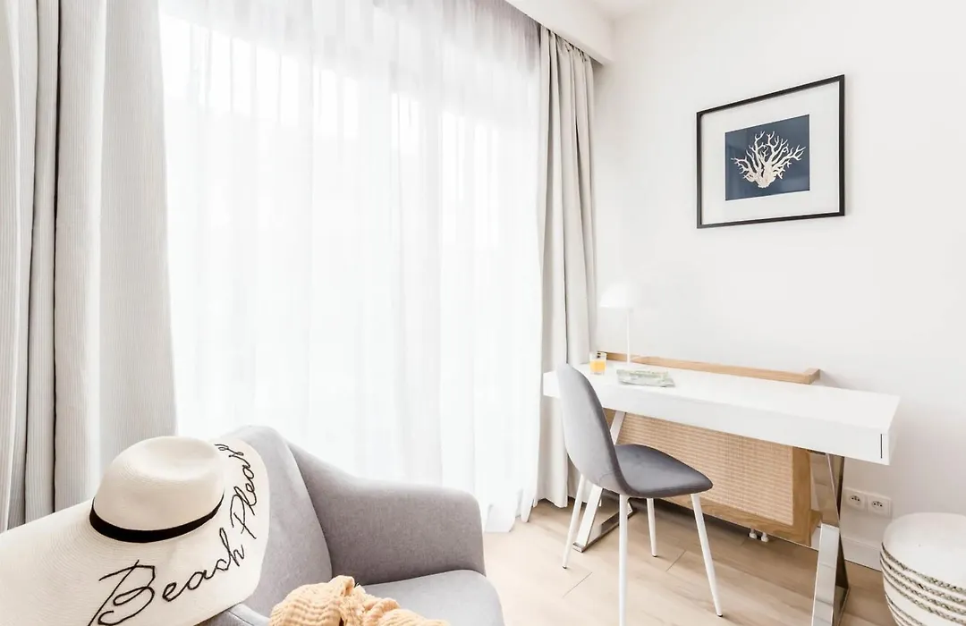 Apartamenty Chmielna 10 - Kompleks Deo - Old Town By Rent Like Home-1