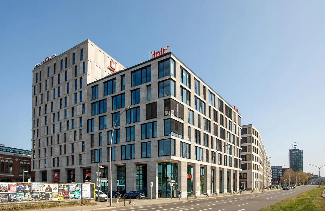 Meininger Hotel Berlin East Side Gallery-1