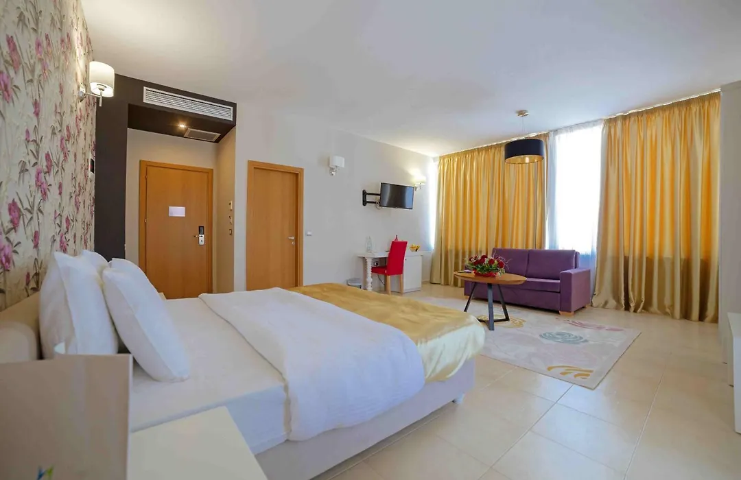 Sun Hotel-1