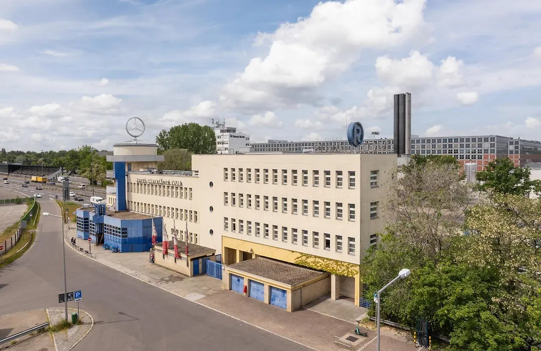 Hotel Und Rasthof Avus-1