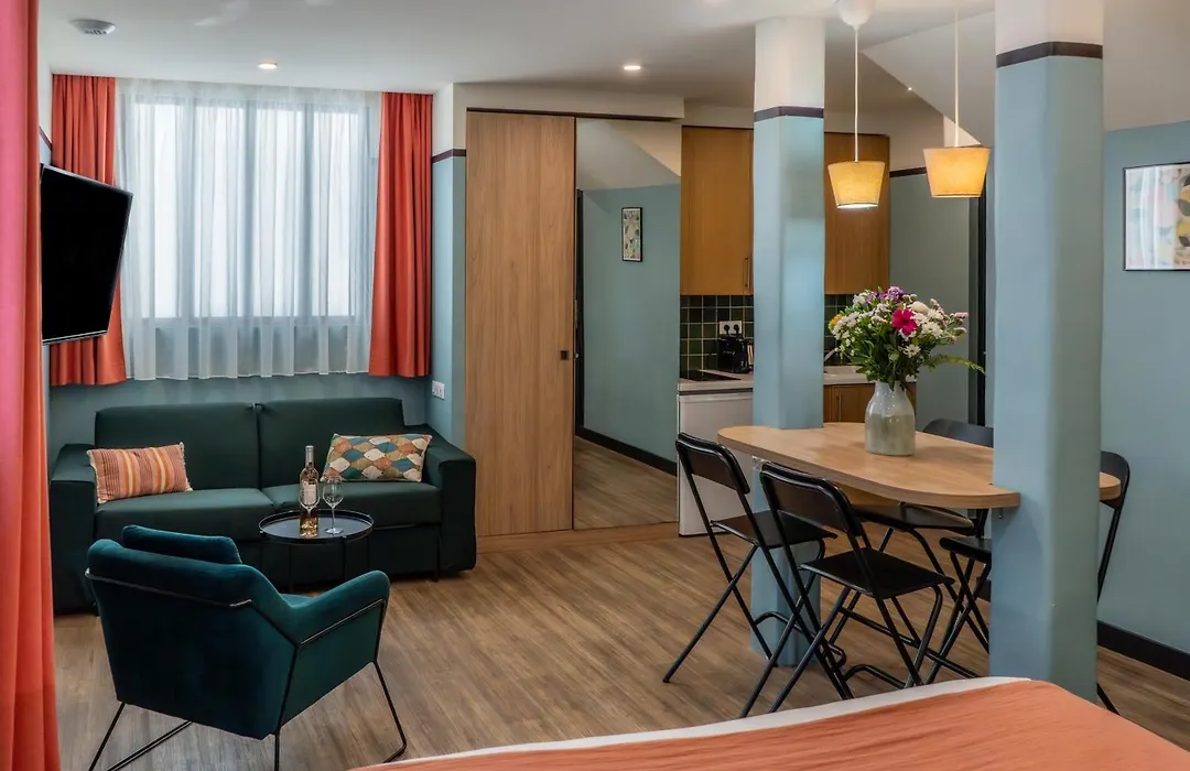 Hotel De France, Un Hotel Ammi-1