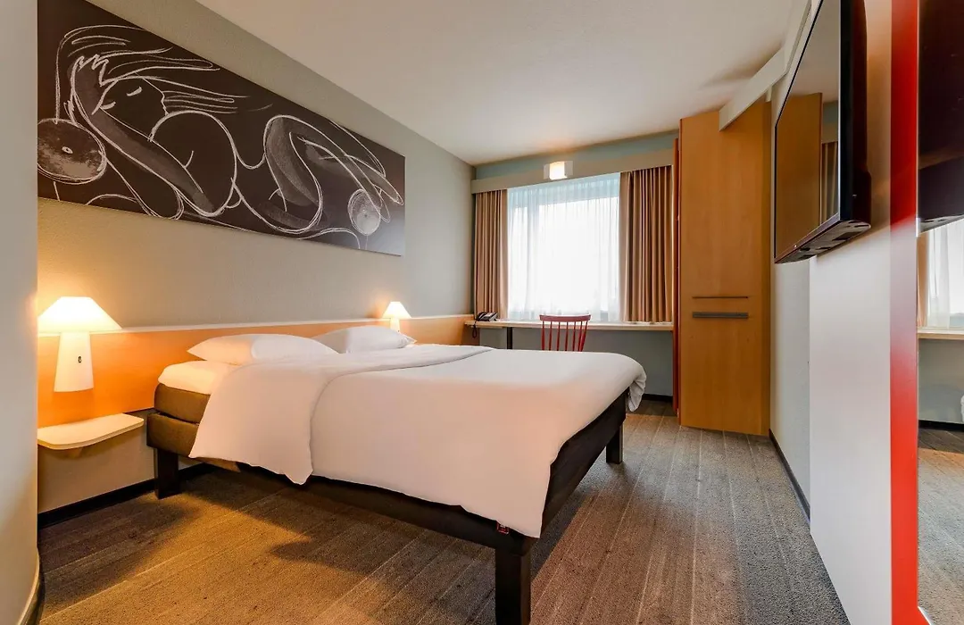 Ibis Hamburg Alsterring-1