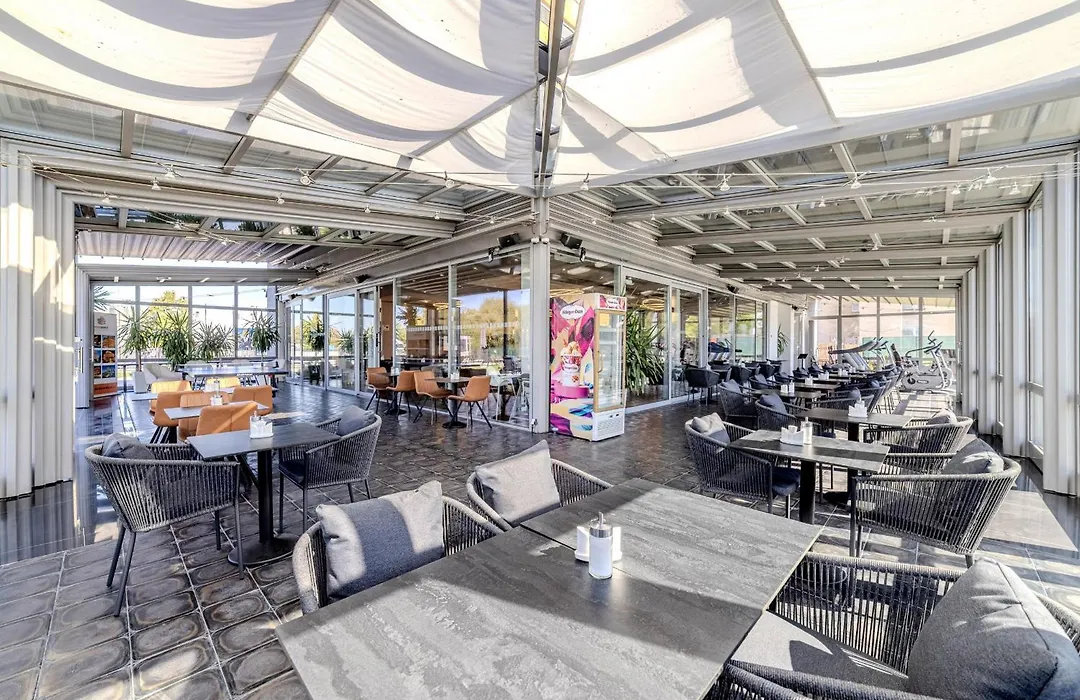 Hotel Aura Design & Garden Pool-1