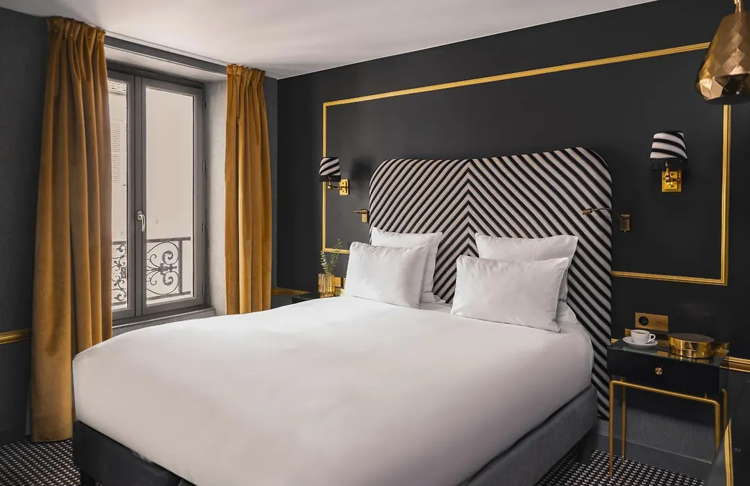 Snob Hotel-1