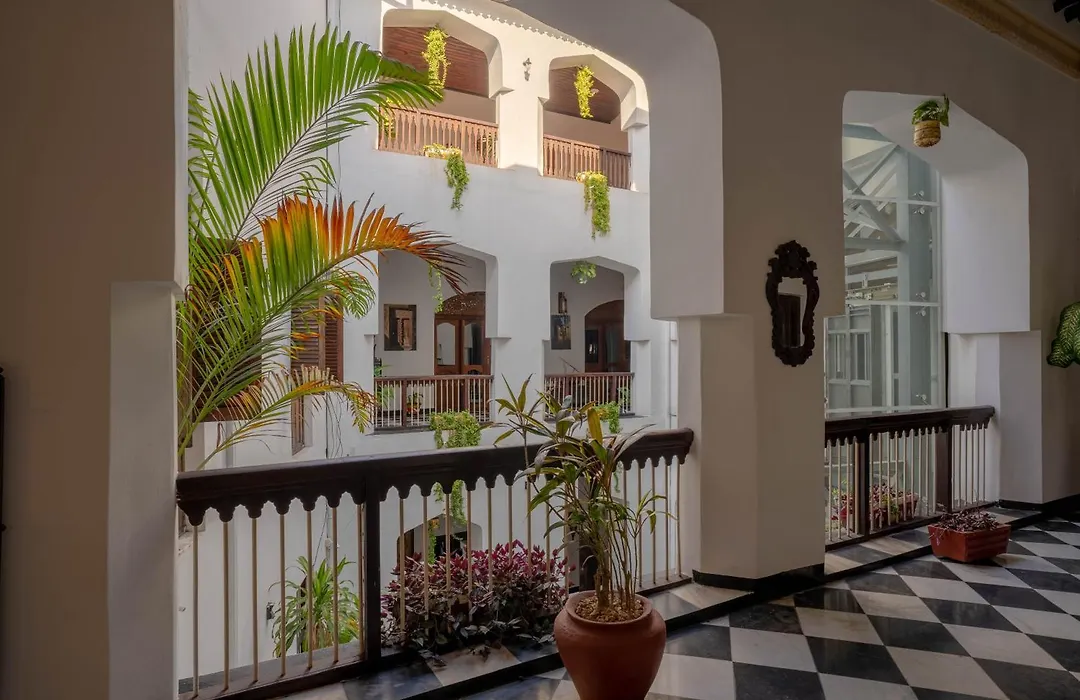 Dhow Palace Hotel-1