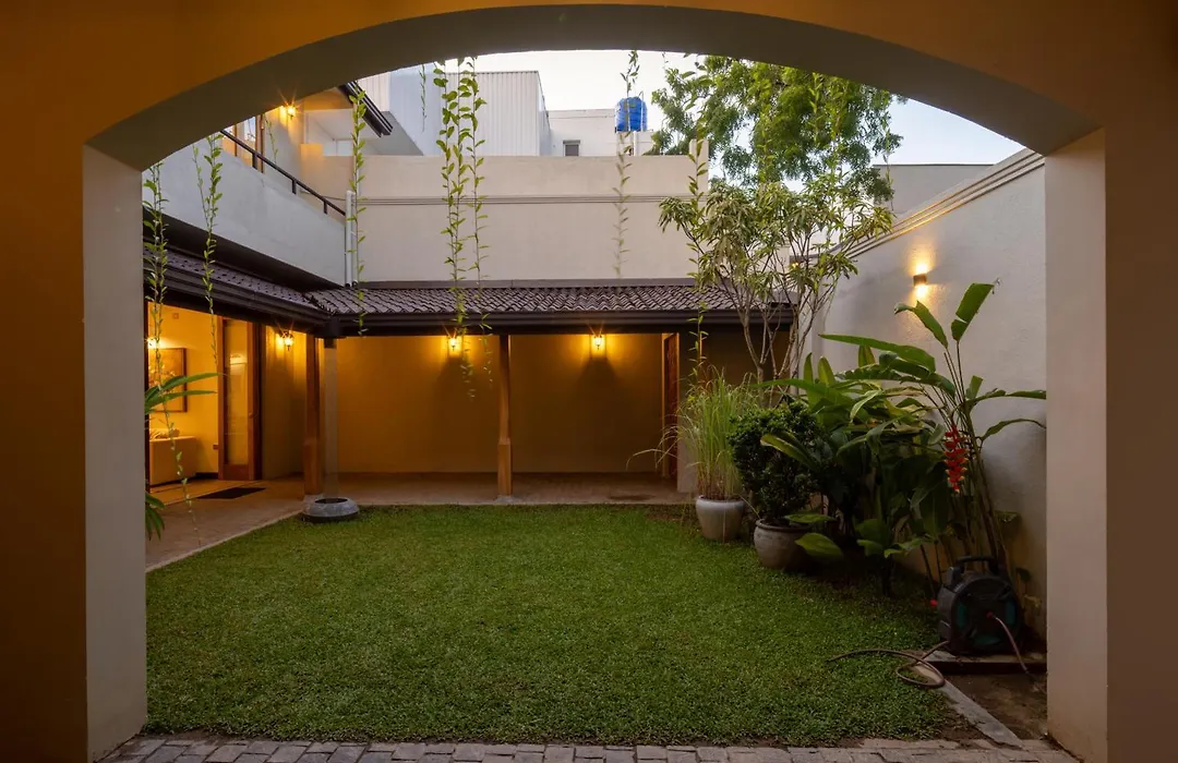 Granny'S House-1
