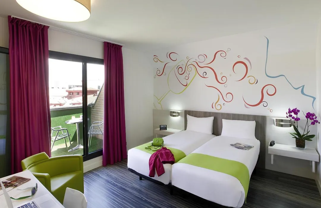 Ibis Styles Madrid Prado-1