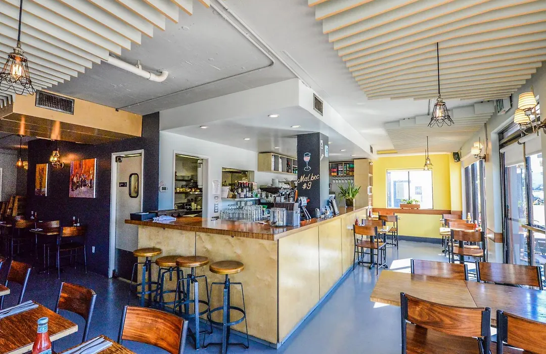 Travelodge By Wyndham Culver City-1
