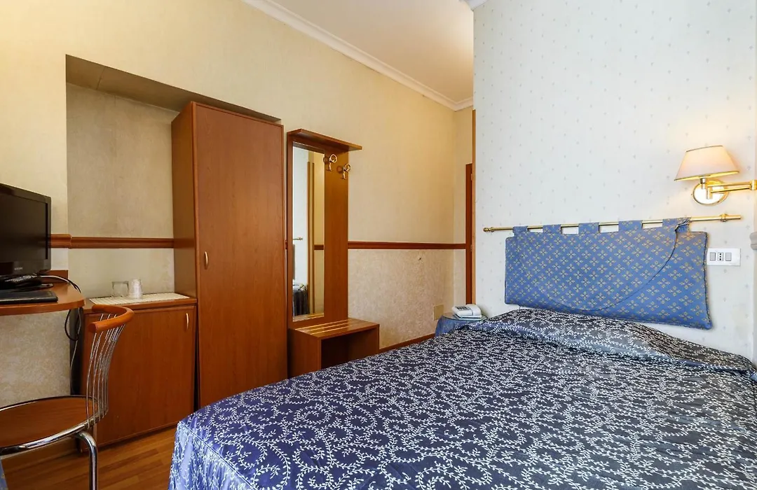 Hotel Paris-1