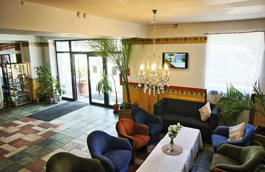 Nb Hotel With Free Parking-1