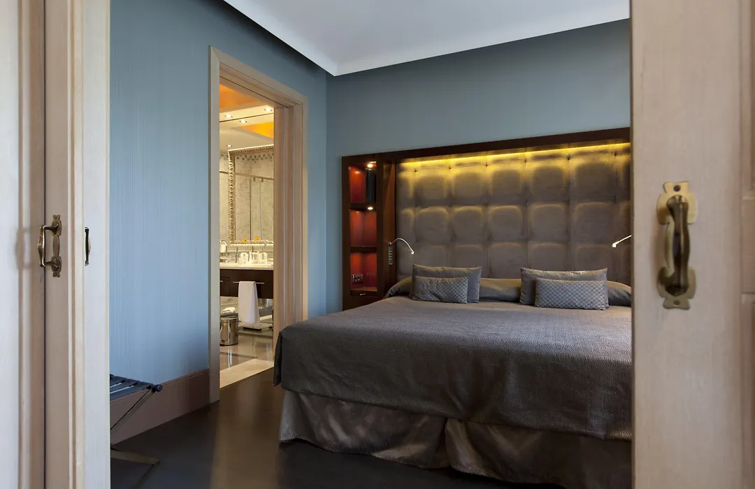 Hotel Casa Fuster G.L Monumento-1