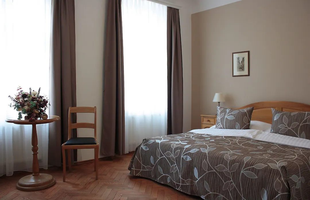 Hotel Pod Vezi-1