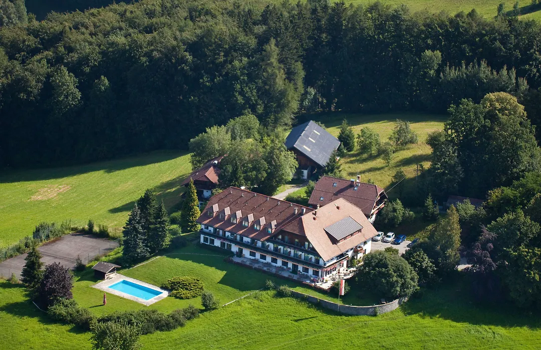 Hotel Schoene Aussicht-1