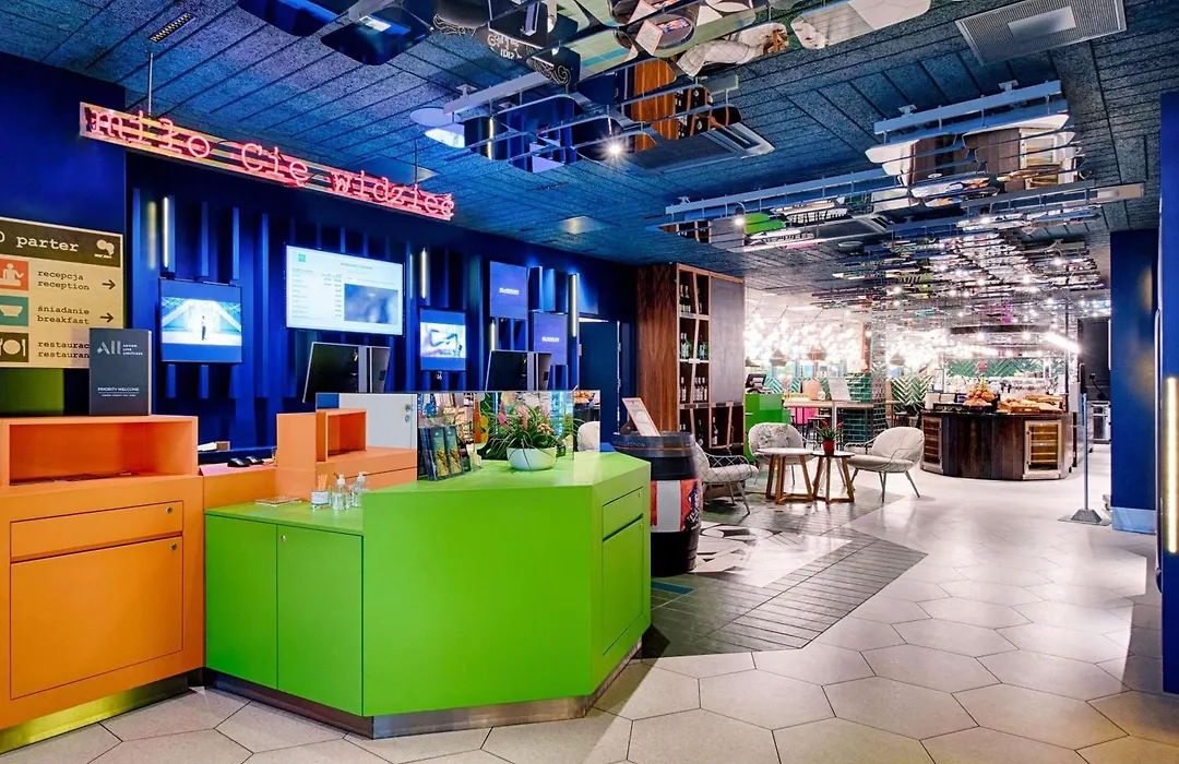 Ibis Styles Warszawa Centrum-1