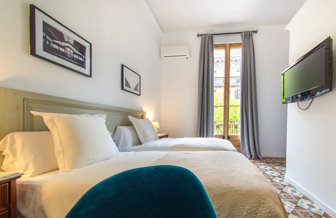 Hostal Girona-1