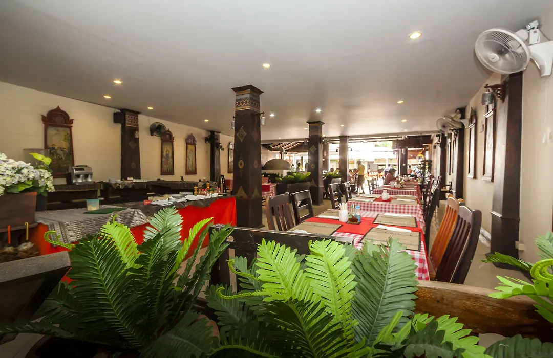 Silver Resortel-1