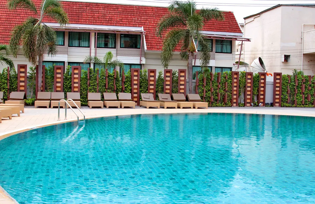 Pattaya Discovery Beach Hotel-1