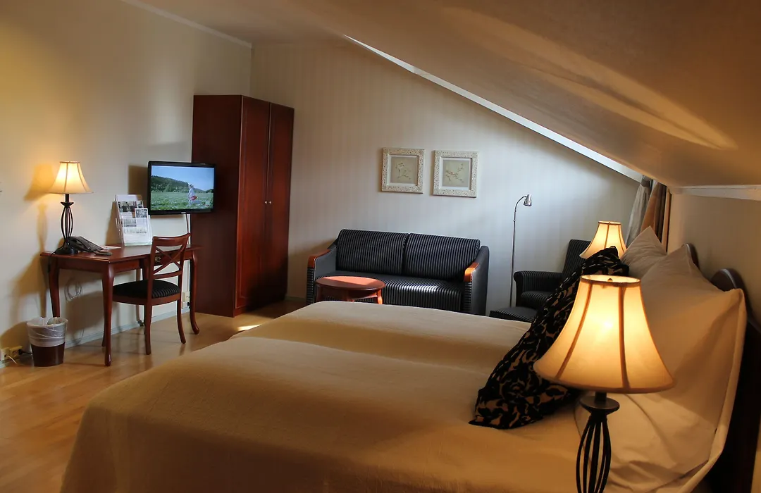 Lampeland Hotel-1
