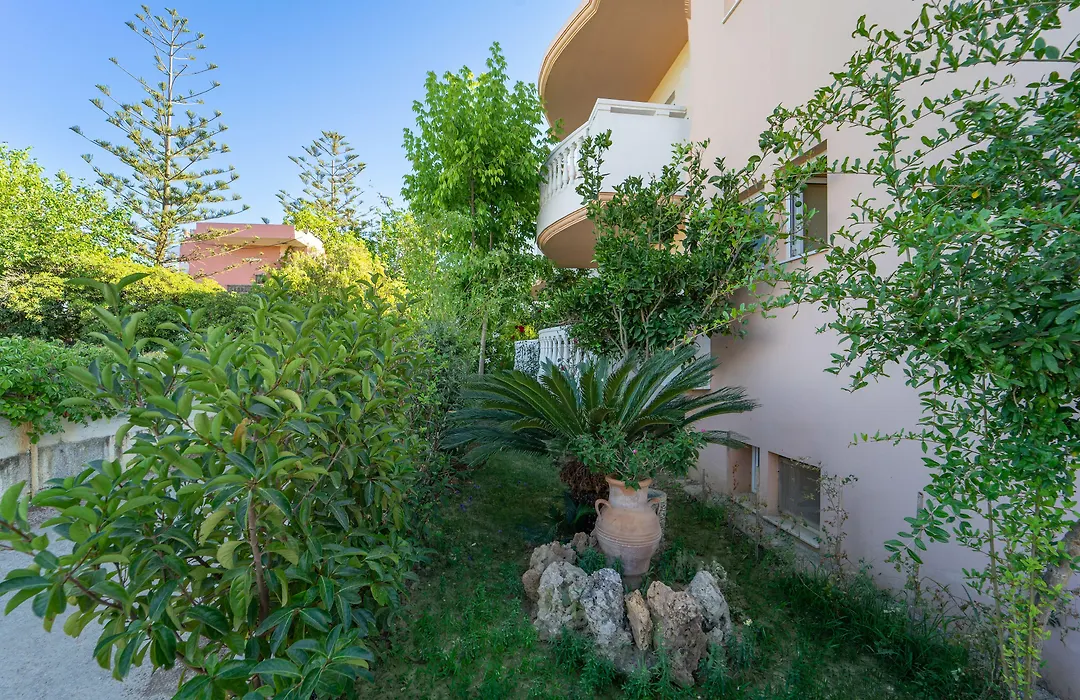 Golden Rose Suites-1