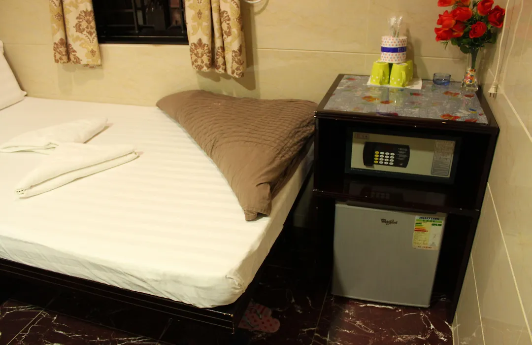 Russian Hostel-1