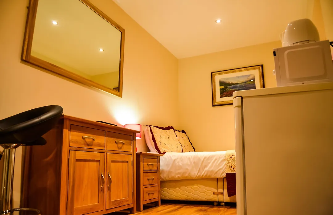 Edinburgh City Suites-1