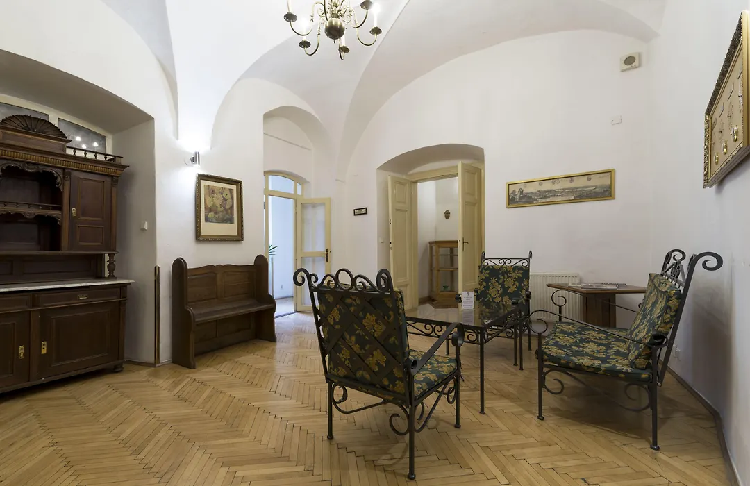 Hotel U Zlateho Jelena-1