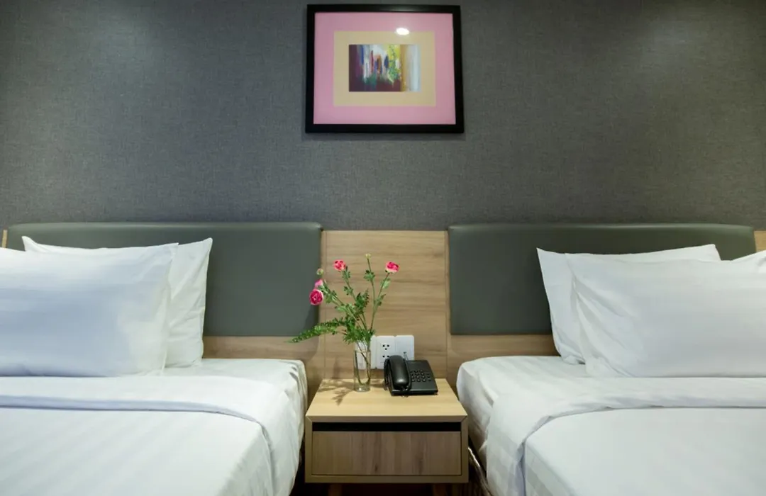 Avanti Hotel-1