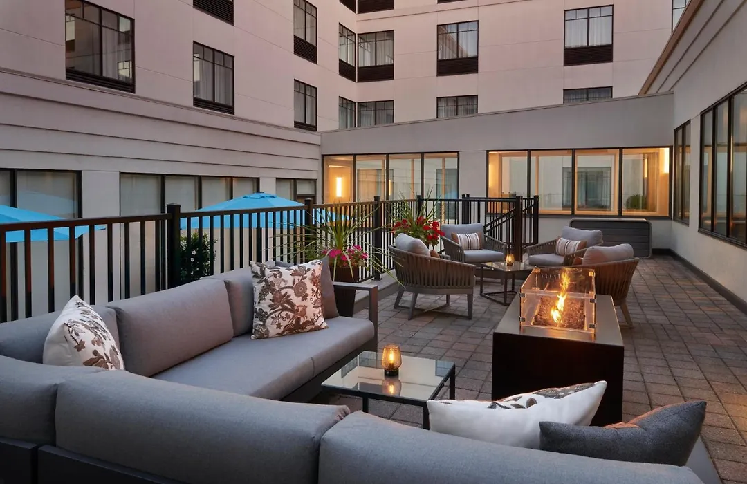 Courtyard By Marriott Ottawa Downtown-1